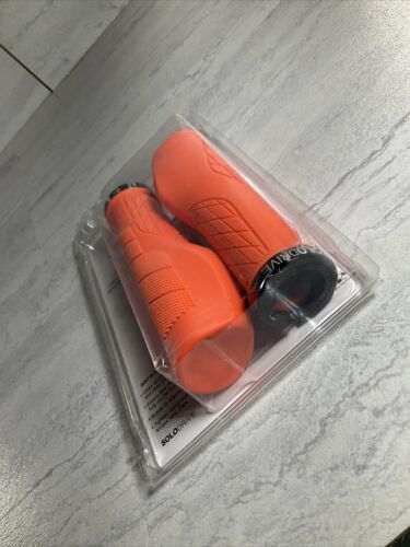 SOLODRIVE Ergonomic Design Lock-On Bike Grips | Orange (6922763272375)